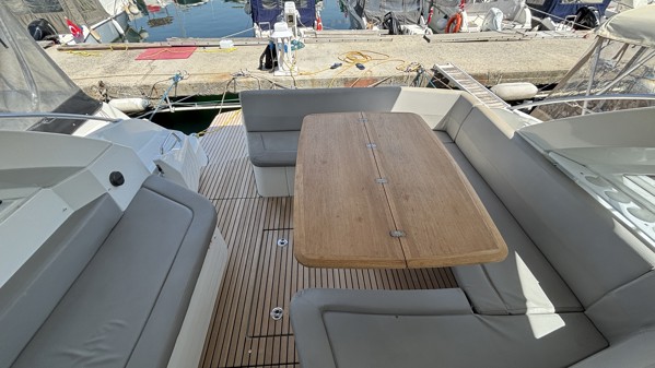 2014 BENETEAU GT 38