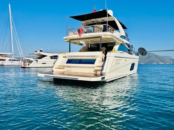 2014 ABSOLUTE 72 FLY