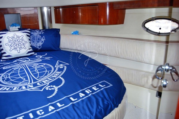 2005 FAIRLINE TARGA 40