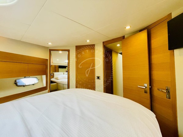 2009 FAIRLINE PHANTOM 48