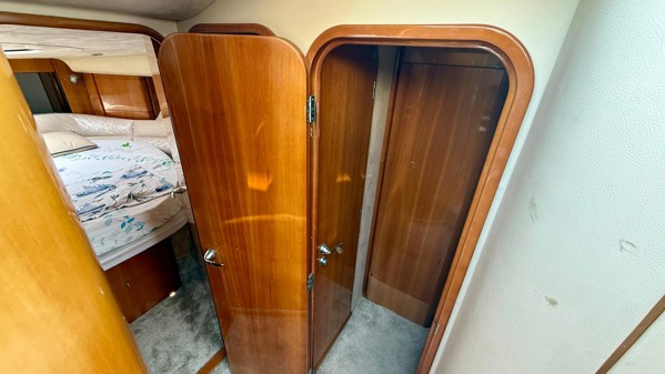 2002 PRINCESS 40