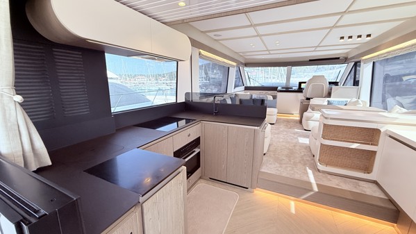 2025 AZIMUT MAGELLANO 60