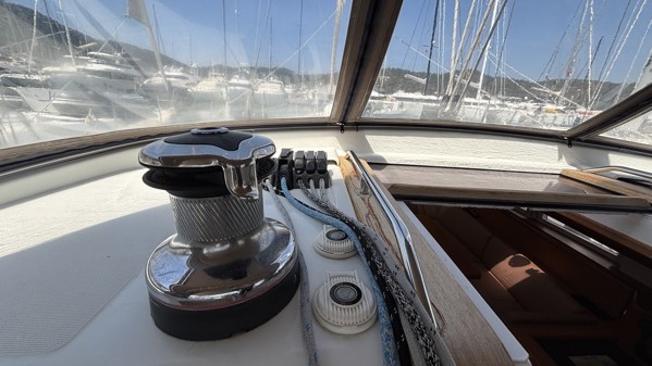 2011 JEANNEAU 53