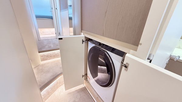 2025 AZIMUT MAGELLANO 60