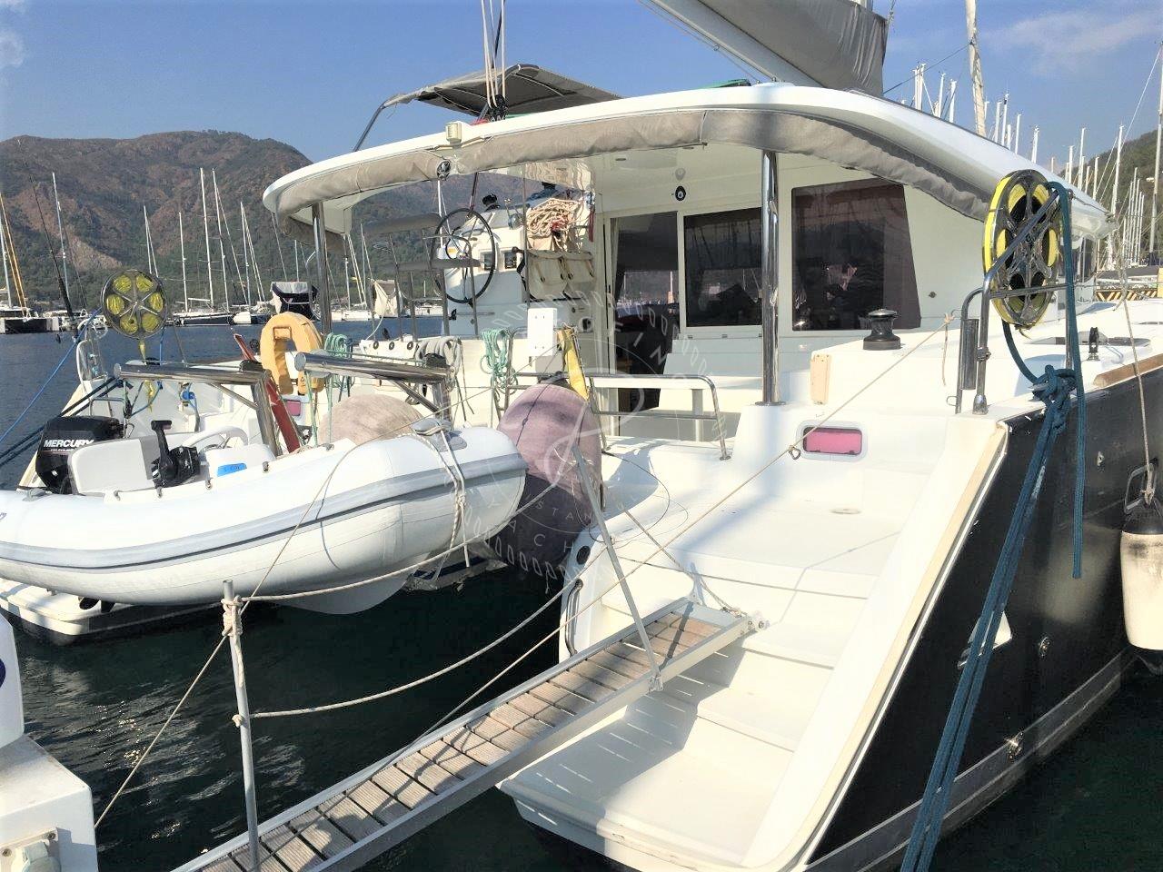 2011 LAGOON 400