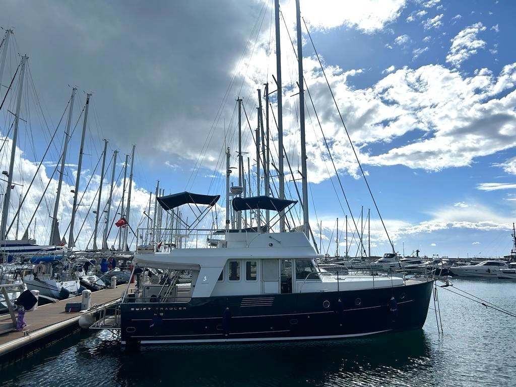 2010 BENETEAU SWIFT TRAWLER 42