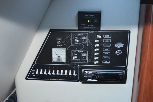 2011 CROWLINE 260 CR