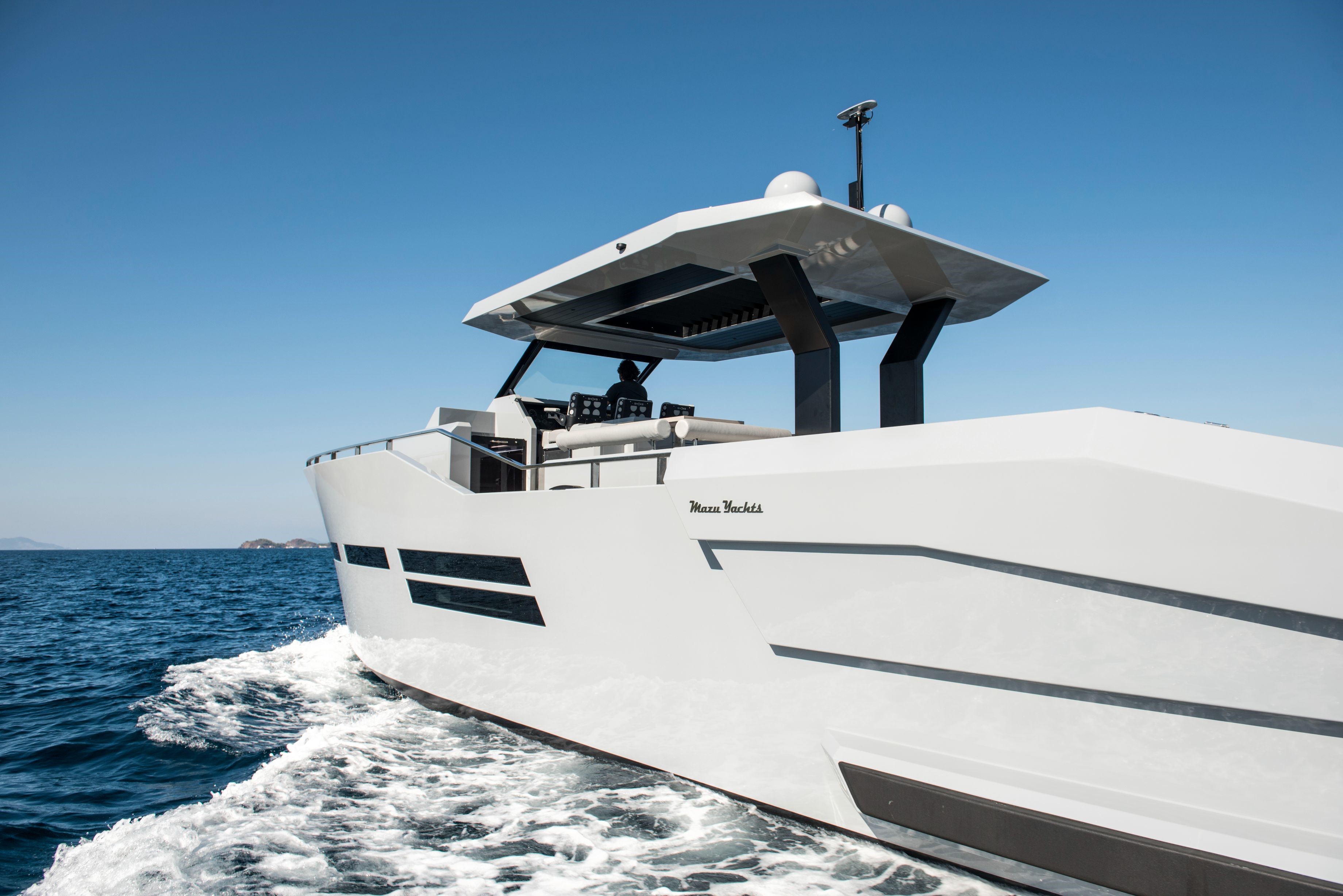 mazu yachts 62