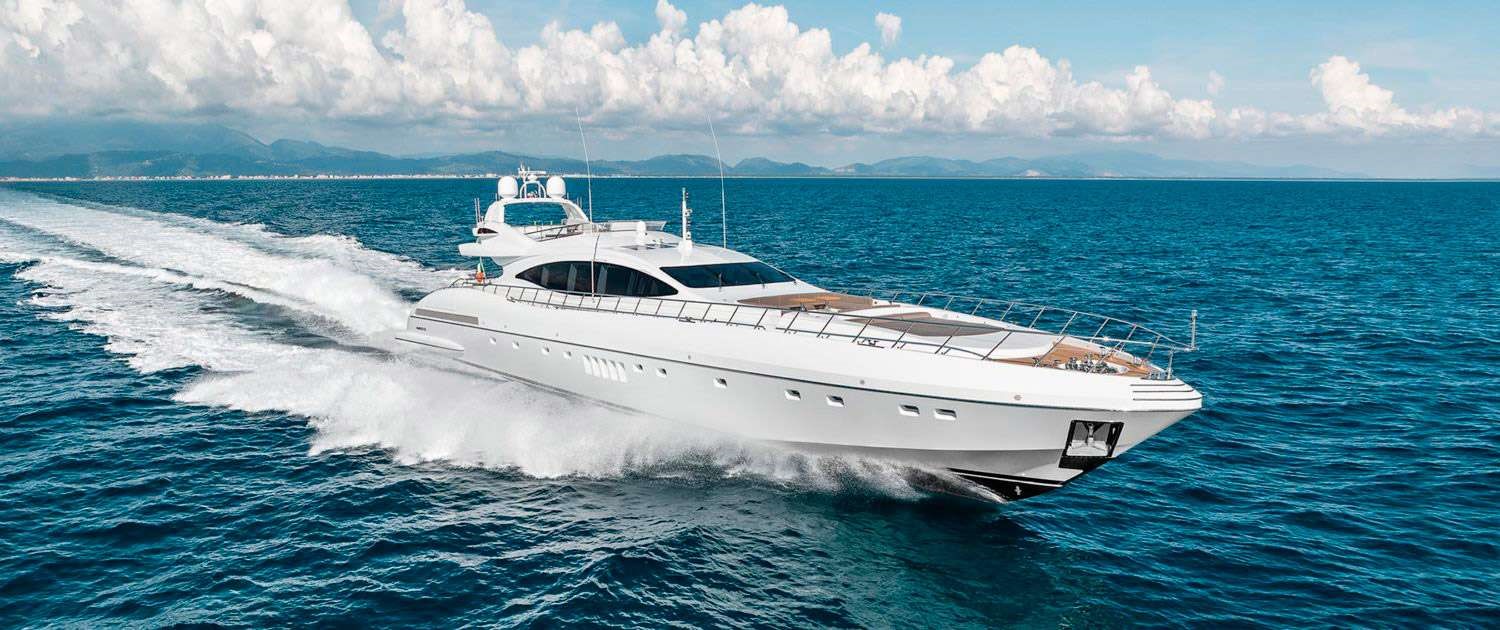 2015 MANGUSTA 132