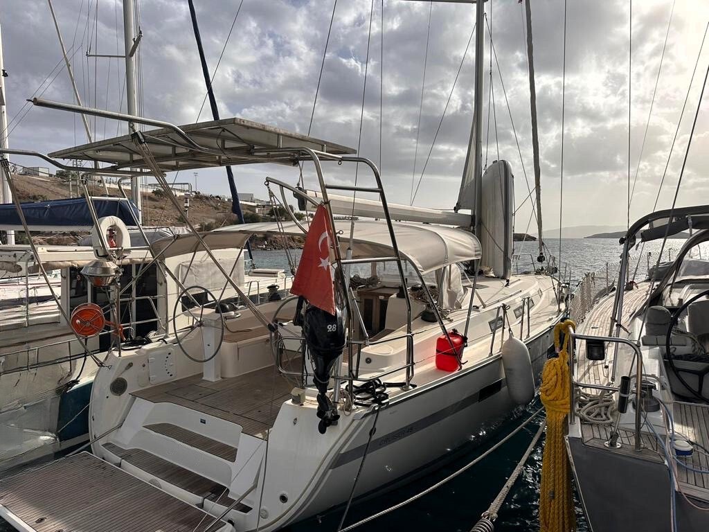 2012 BAVARIA 45 CRUISER