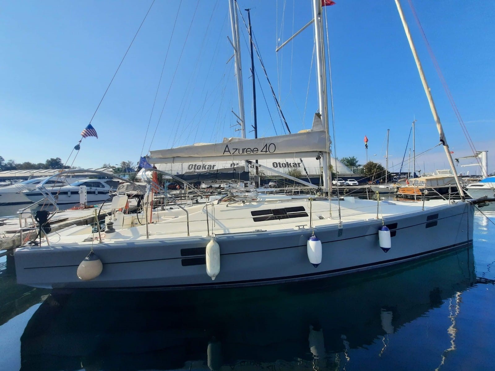 2013 AZUREE 40