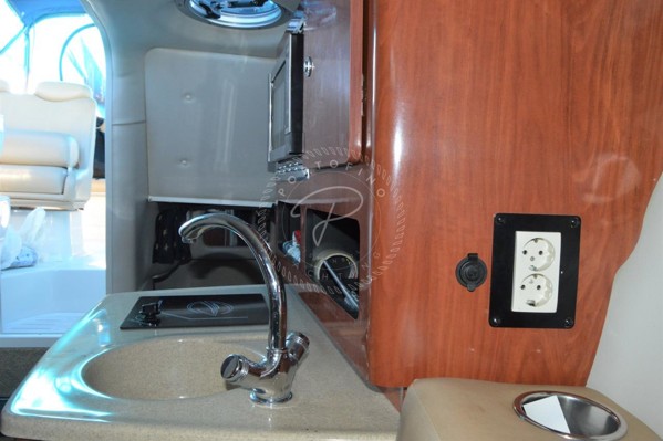 2011 CROWLINE 260 CR